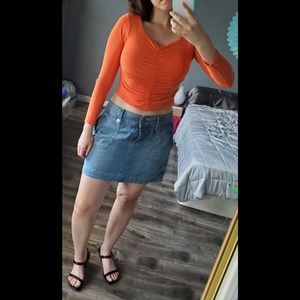 💫 Pretty Little Thing Orange Slinky Long Sleeve Ruched Crop